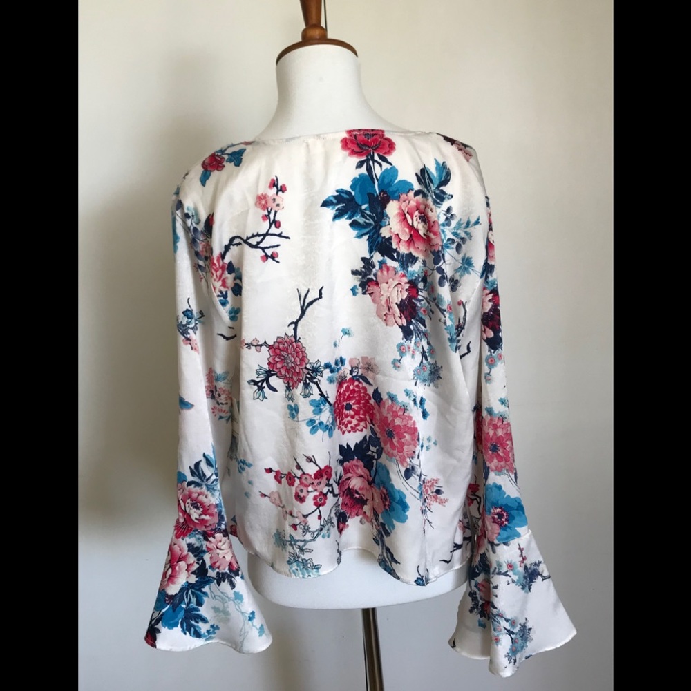 Meraki tie up blouse - Picture 4 of 6